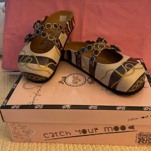Woman’s NIB Goby Slides NIB EUR 37
